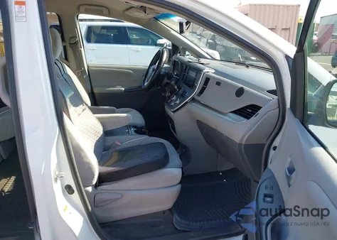 2017 Toyota Sienna Le 8 Passenger из США, поврежденный, VIN 5TDKZ3DC1HS788297